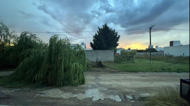 Fuerte temporal azotó Necochea y Quequén: destrozos, corte de luz y suspensión de eventos