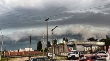 Fuerte temporal azotó Necochea y Quequén: destrozos, corte de luz y suspensión de eventos