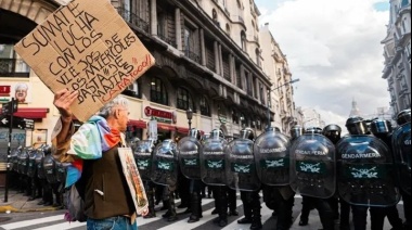 Brutal represión frente al Congreso: periodistas, jubilados y manifestantes víctimas de violencia policial
