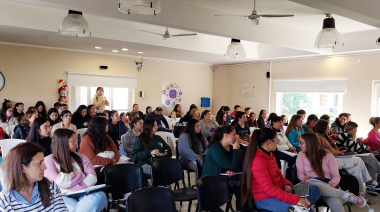 Un logro educativo para Lobería: más de 100 estudiantes comienzan la Licenciatura en Psicología