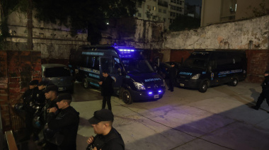 Brutal represión a jubilados frente al Congreso: Gas pimienta, heridos y detenidos en una marcha clave