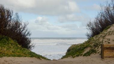 Fuertes vientos y lluvias en Necochea: continúa la alerta amarilla y naranja del SMN