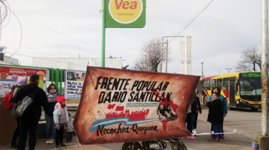 Movimientos sociales protestaron frente a la cadena de supermercados VEA