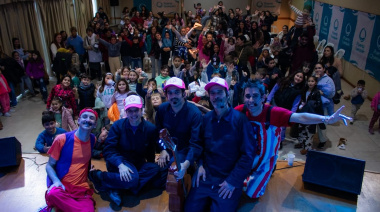 Con teatro, circo y ecología, Puerto Quequén llenó salas en Juan N.Fernández y La Dulce