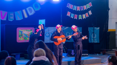 Con teatro, circo y ecología, Puerto Quequén llenó salas en Juan N.Fernández y La Dulce