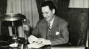 Presentan en Necochea el libro "Perón en Campaña" con José Rubén Sentís