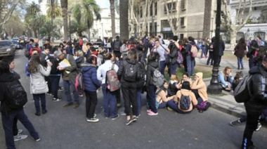 Fiscal platense aceptó no retirar a los alumnos bajo amenaza de bomba