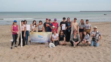 Plásticos, vidrio y colillas: qué residuos encontraron en las playas de Necochea y Quequén