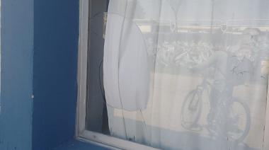 Predio Jesuita Cardiel: apedrearon instituciones de educación superior rompiendo más de 15 vidrios