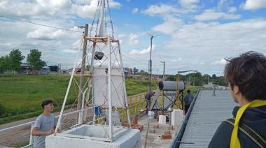 Transición energética en las aulas: la Técnica 1 de Necochea instala un parque minieólico único en el mundo