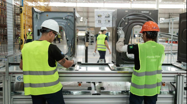 Whirlpool anunció que cierra su planta en Pilar y deja sin empleo a 300 trabajadores