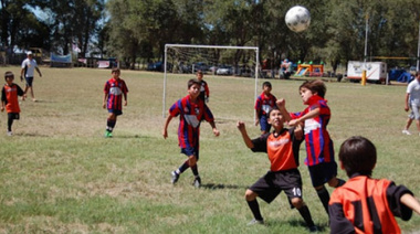 Jugando en el Barrio: encuentros de fútbol interbarriales