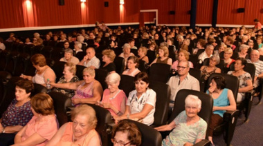 Cine - debate para la tercera edad: el sábado proyectarán Luna de Avellaneda