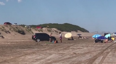 No hay tragedia que valga: continúan bajando 4x4 a las playas locales