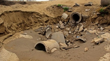 Ambientalistas recorrieron y renovaron las críticas por el caño pluvial