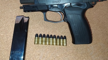 San Cayetano: detienen a conductor con “arma de guerra” que traspasa chalecos antibalas