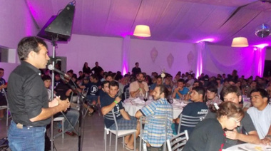 Previo a la llegada de Massa, López inauguró el plenario de la juventud “Renovadora”