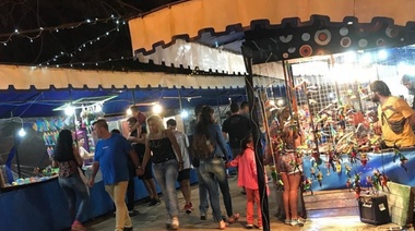 Artesanos de Plaza San Martín remitieron carta a Kicillof planteando “el futuro incierto” del sector y reclamaron subsidios