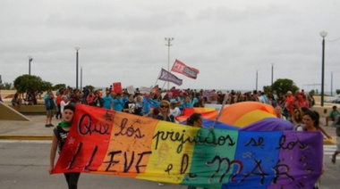 Llegó el 7F: habrá “tetazos” a lo largo y ancho del paìs