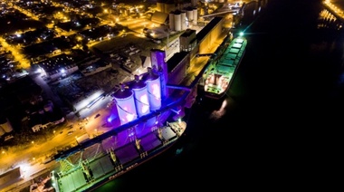 Realizan la puesta a punto de las luminarias de los silos en Puerto Quequén