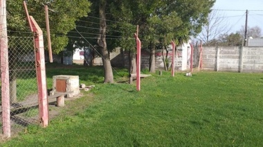 Vandalismo en la cancha de Mataderos: robaron alambrado olímpico del predio del fútbol infantil