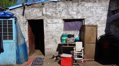 Nuevo desafío solidario: construir una casa de barro para familia en Quequén