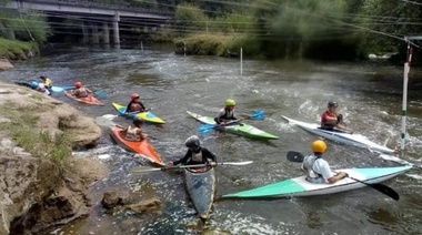 Competencia oficial de Kayak en Lobería