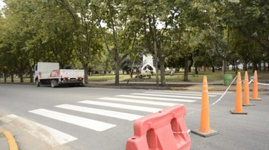 Eximición de tasas a comercios y la posibilidad de volver a cerrar el tránsito en la plaza Dardo Rocha en ocasiones especiales