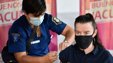 Comenzó la vacunación a la policía de la provincia