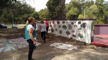 "Una mirada diferente": mosaiquisimo en el Anfiteatro del parque
