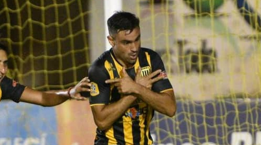 Cérica la rompió y anotó dos goles para un nuevo triunfo de Mitre
