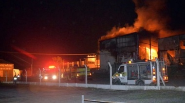 Tandil: Se incendió una planta de chacinados Cagnoli