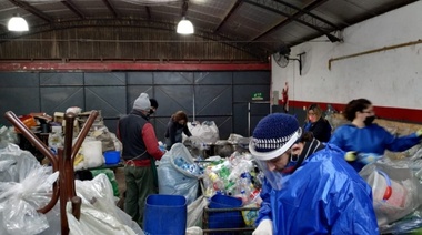 Todo Para Ellos: pusieron en marcha la Inyectora y podrán fabricar productos plásticos