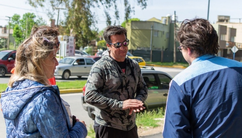 Arturo Rojas continúa encabezando la campaña de Nueva Necochea recorriendo la ciudad