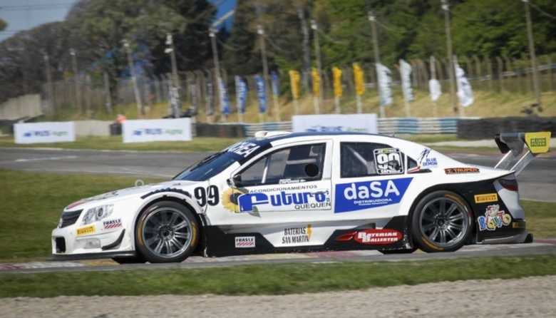 Piloto local se sostiene en el puesto 10° del Top Race