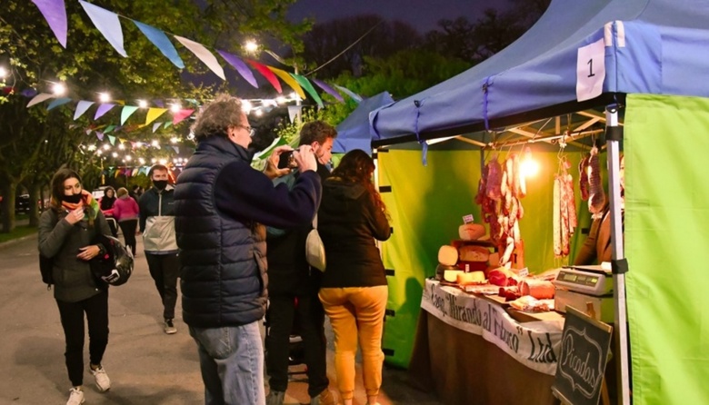 Se inaugura la temporada y convocan a emprendedores a participar
