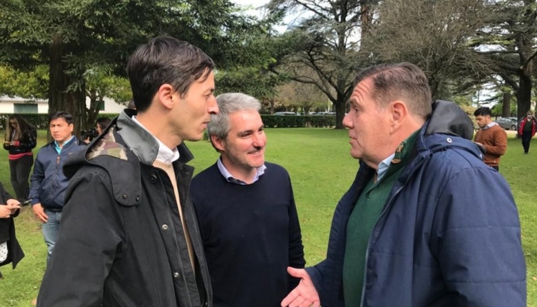 Diez y Dodds juntos en un acto con Montenegro intendente de General Pueyrredón