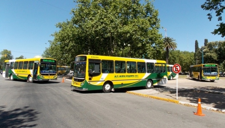 Paro de colectivos el día de hoy hasta que la empresa pague el sueldo completo