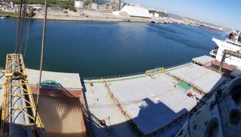 Efecto bajante: Puerto Quequén duplica la velocidad de embarque