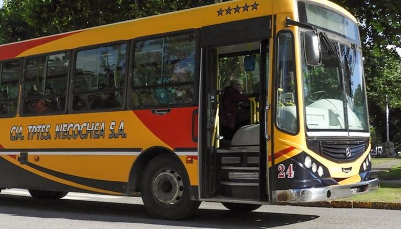 Estado de alerta: choferes de micros amenazan con parar por falta de pagos