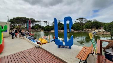 Lago de los Cisnes: Tesoro turístico de Necochea, reconocido por el Concejo Deliberante