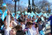 Necochea rindió homenaje a la bandera con la promesa de lealtad de más de mil alumnos