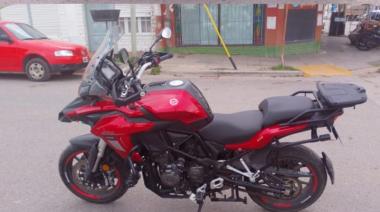 Cruda realidad: Con 15 años y un cuchillo, intentó robar una moto de alta gama en Necochea