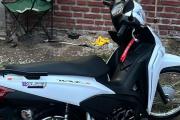 Un repartidor de Grido fue atacado con machete y arma de fuego: le robaron la moto