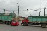 ACA en la mira: Los camiones hacia la planta están colapsando las calles de Quequén