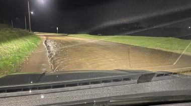 Tras la intensa lluvia y la sudestada, se desbordó el río Quequén