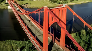 96 años del Puente Colgante Hipólito Yrigoyen: el “Golden Gate” argentino que une Necochea y Quequén