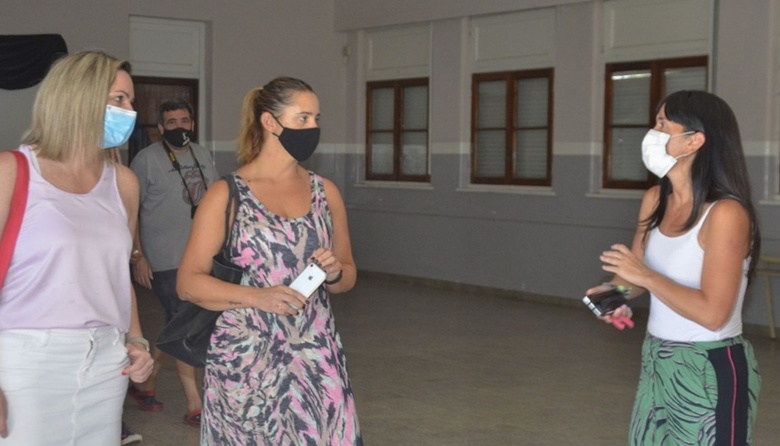 Abrirán 3 escuelas para aplicar la vacuna a personas de riesgo, docentes, policías y adultos mayores