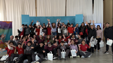 Estudiantes marplatenses y docentes italianos visitaron Puerto Quequén en un intercambio educativo