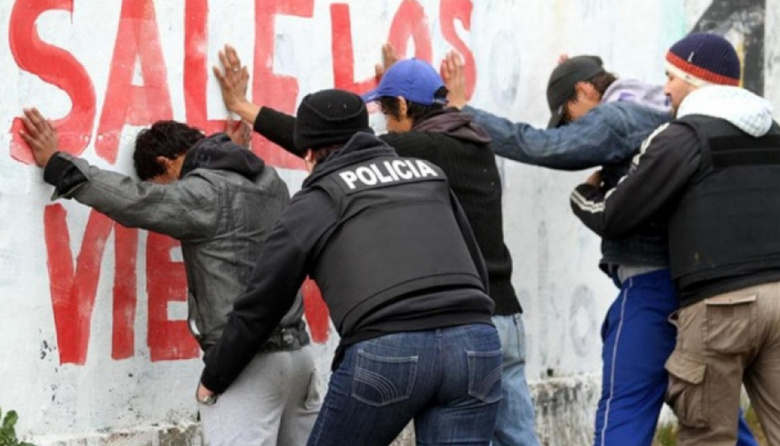 Denuncian que en Necochea se gastan $40.000 diarios en perseguir a jóvenes consumidores de marihuana